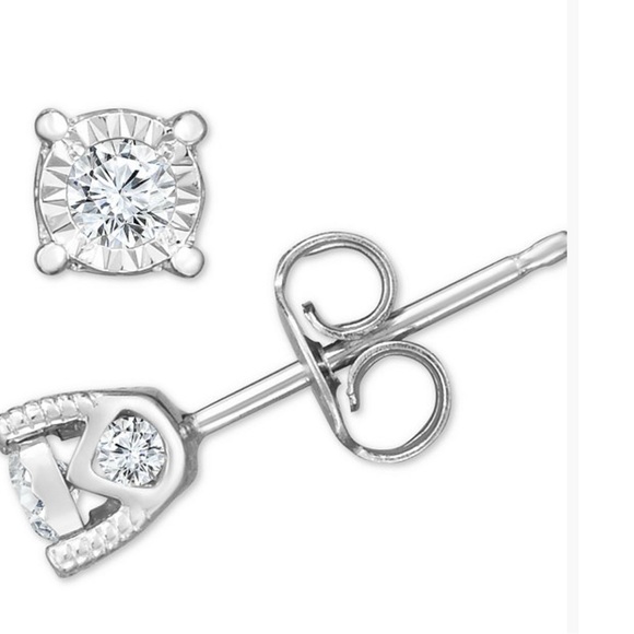 TruMiracle
Signature Diamond Stud Earrings - Picture 2 of 6